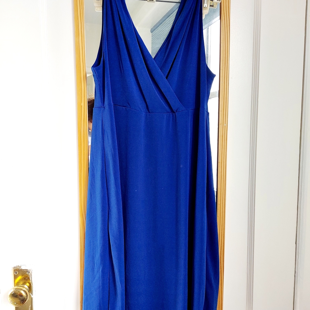 Sleeveless Blue V-neck Dress